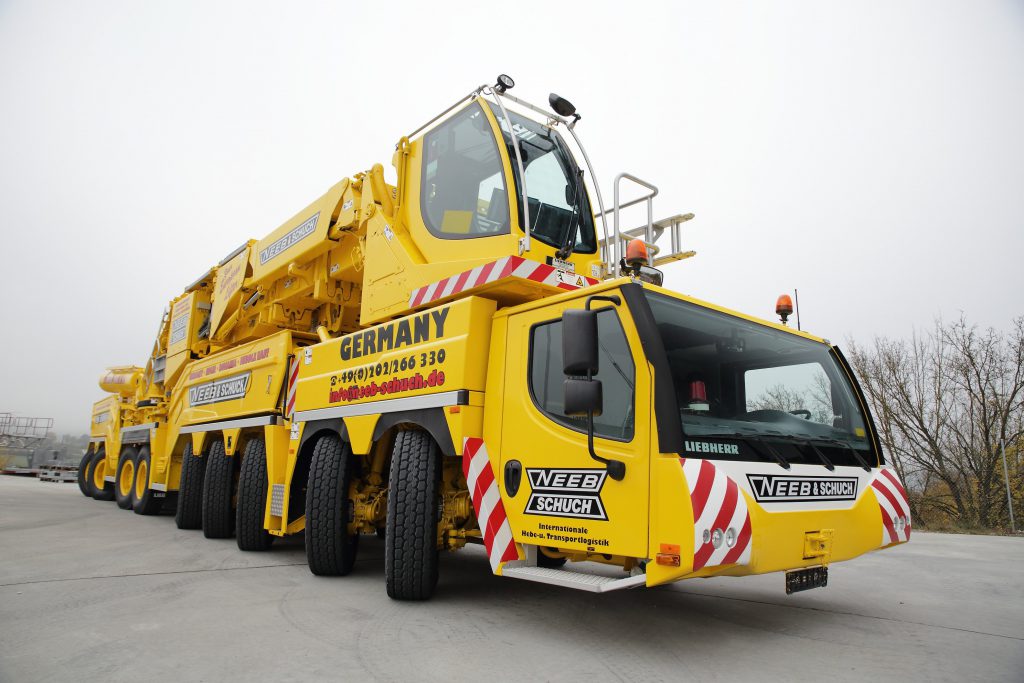 MOBILE_CRANE_construction_truck_semi_tractor_ariel_cranes_boom_3168x2112-1024x683